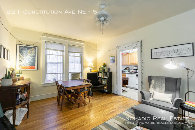 Building Photo - Beautiful two-bedroom Unit #5 Rental