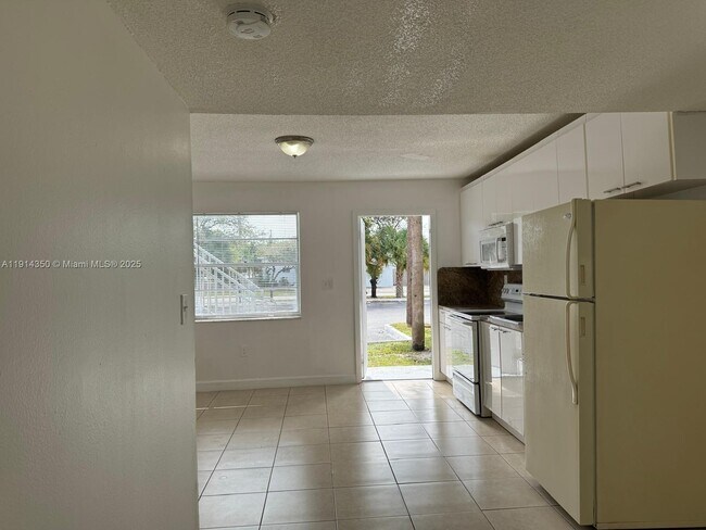 Photo - 2401 Van Buren St Unit 2