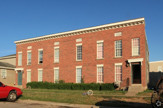 426-440 Midland Blvd  