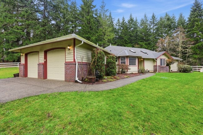 Photo - Move in ready! 3 bed, den, 2 bath rambler on 4.62 acres with pasture in Tumwater School District.