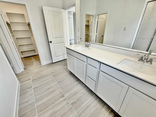 Photo - 31425 Moore Rd