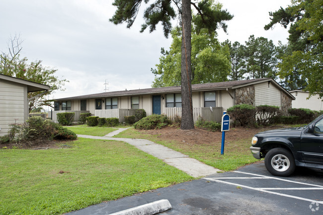 Building Photo - Oakwood Village Rental