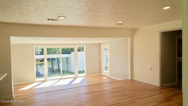 Photo - 3702 Rollins Dr