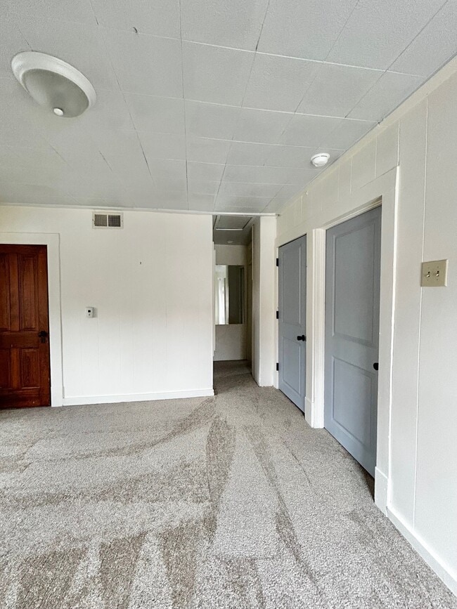 Sala de estar - 345 N Main St