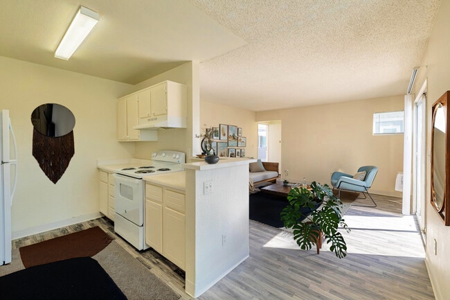 Villa Monterey Apartments