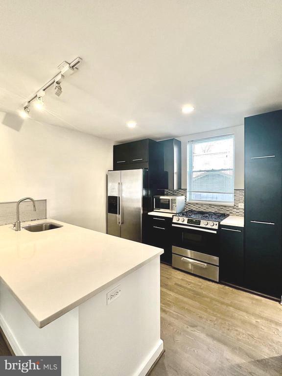 Photo - 137 W Reed Ave