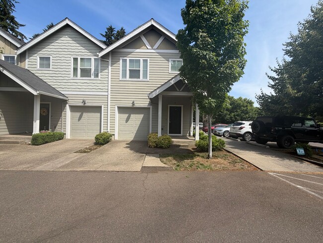 Building Photo - Charming 3-Bed, 2.5-Bath Townhouse – With Water/Sewer/Trash Included, and Prime Location! Unit 6