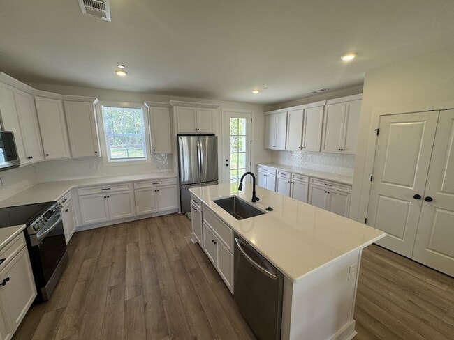 Photo - 120 Nearwater Pl
