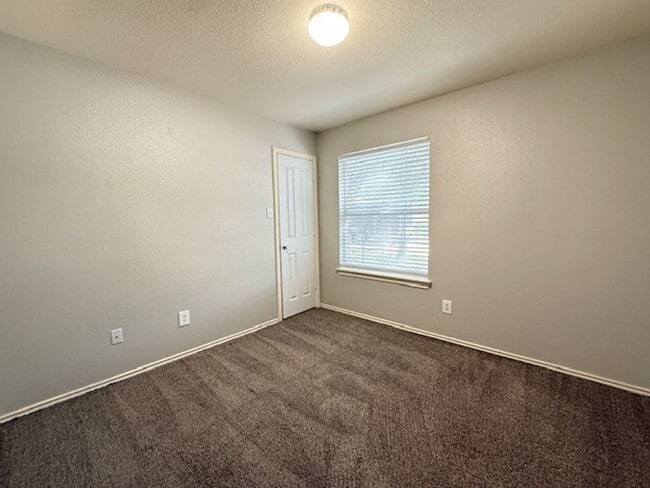 Photo - Nice 3 bedroom 2 Bath One Story Home..Avai...