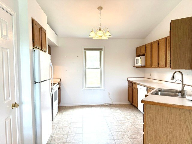 Photo - 154 Westview Ln