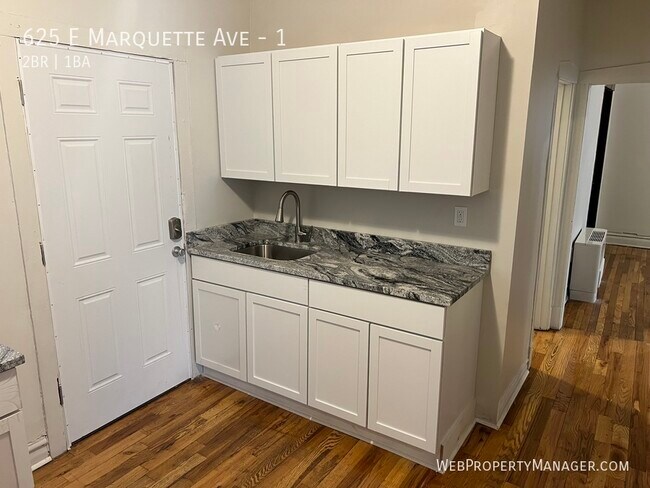 Photo - 625 E Marquette Rd Unit 1