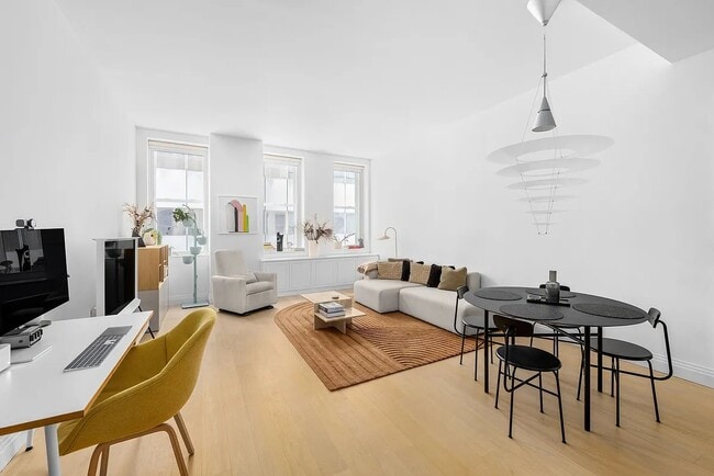 1 Wall St Unit 1523