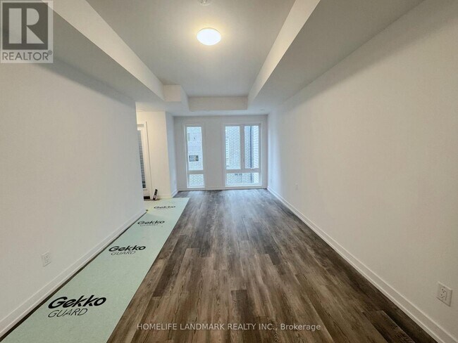 Photo - 5 Bancroft Ln