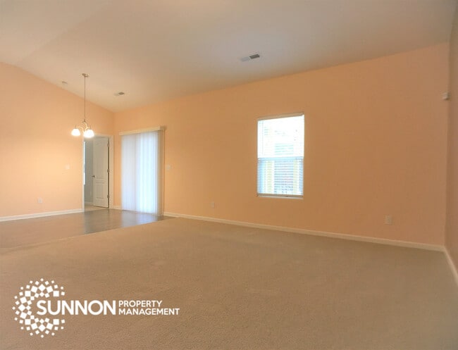 Photo - Beautiful 3BR 2BA Ranch with Backyard Oasis