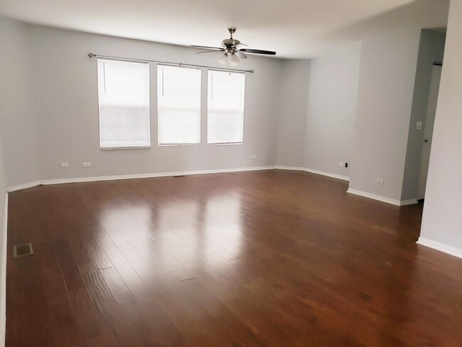 Photo - 292 Waterbury Cir