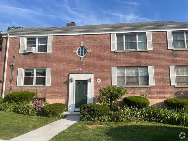 Building Photo - 21 Standish Rd Unit 10D1 Rental