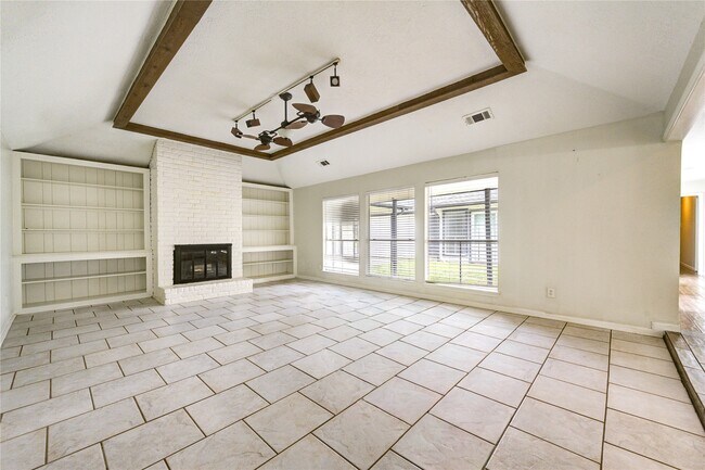 Photo - 8107 Durklyn Ln