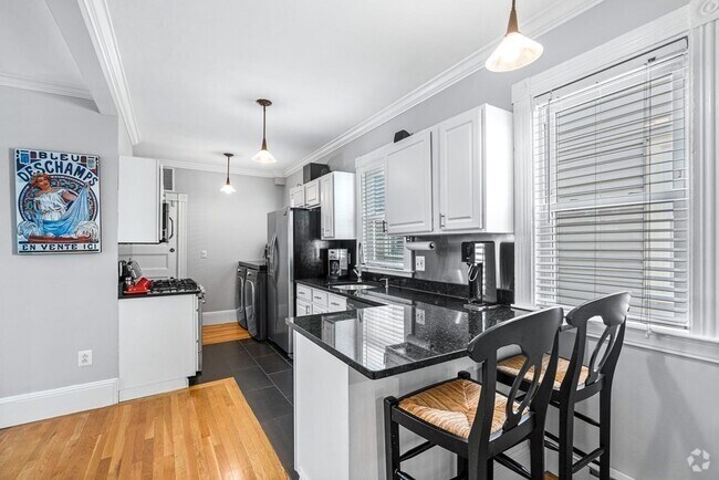 Building Photo - 773 Columbia Rd Unit 3 Rental