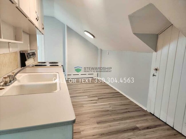 Building Photo - 12990 Lincoln Way W Unit 4 Rental