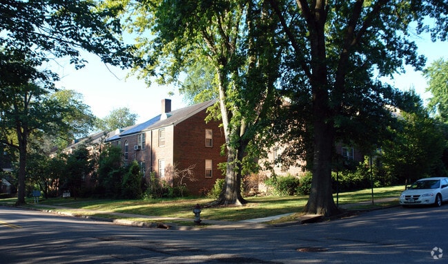 1320-1324 Kenmore Ave