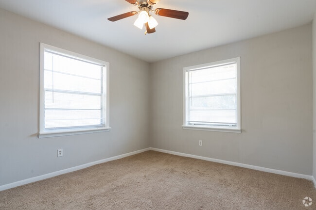 1BR, 1BA - 700SF - Bedroom
