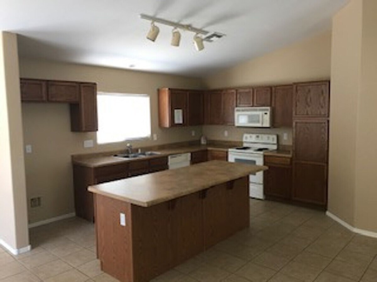 Photo - 17739 W Redfield Rd