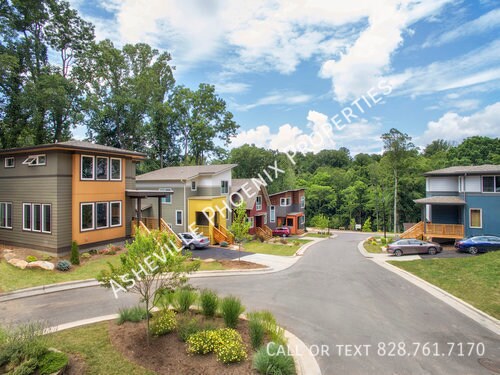 Photo - 18 Mauricet Ln House