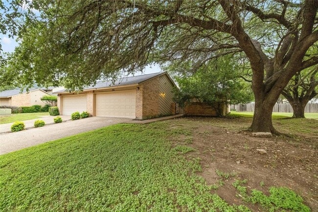 Building Photo - 7205 Waldon Dr Unit #205 Rental