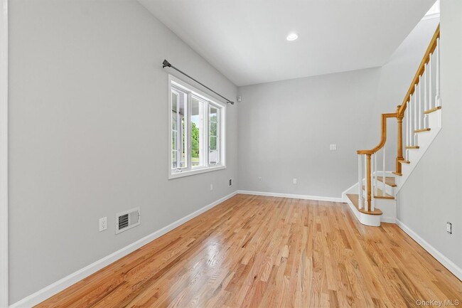 Photo - 436 Jessup Rd