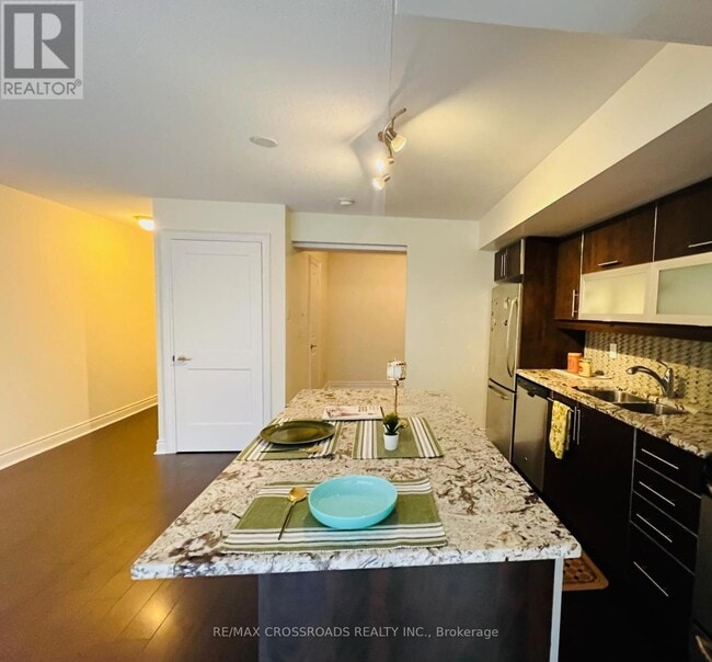 Photo - 28 Ted Rogers Way Unité 405