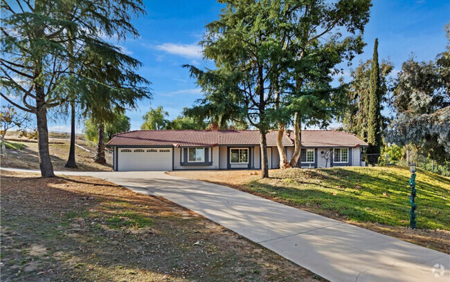 Building Photo - 20585 Camino del Sol Unit Main Rental