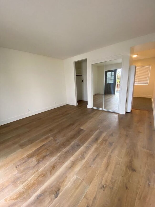 Building Photo - 2140 California St Unit 12