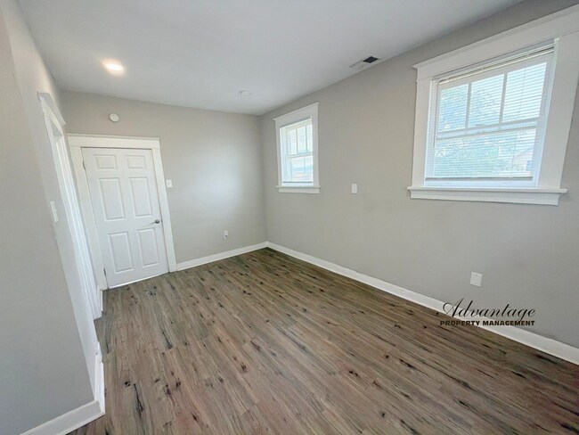 Photo - 525 N Waldran Blvd Unit #4