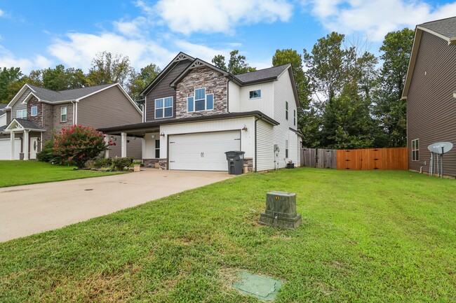 Photo - 515 Somerset Ln