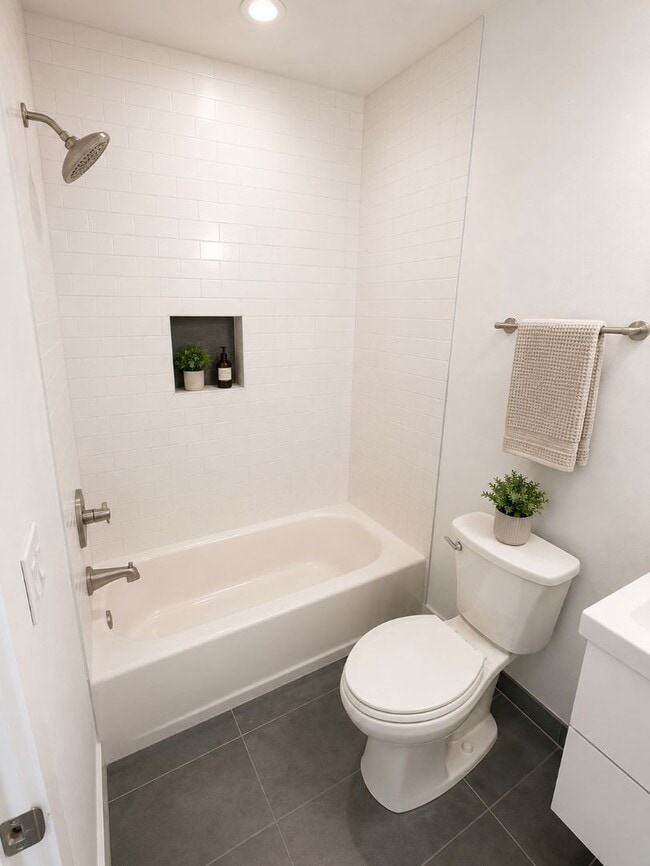 Photo - 725 N 39th St Unit 2