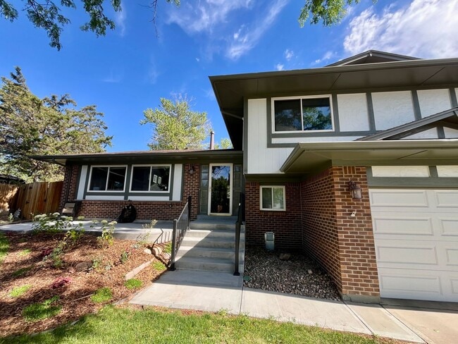 Building Photo - Beautiful 4 bed 2.5 bath in Hampden neighborhood!