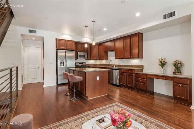 Photo - 525 W Lakeside Dr
