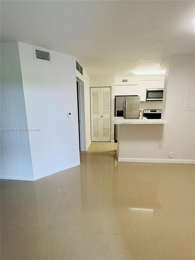 Photo - 2851 N Oakland Forest Dr Unit 110