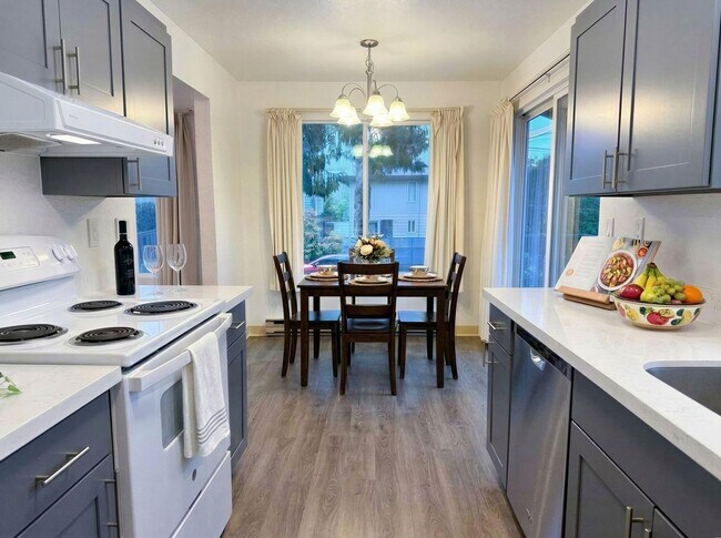 Photo - 8850 Interlake Ave N