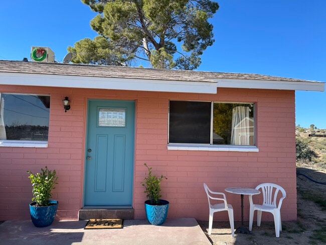 Photo - 453 W Hackney Hill Rd Unidad studio