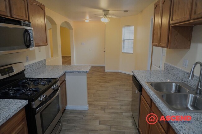 Photo - North Bakersfield 3 Bed + Den | Spacious Yard