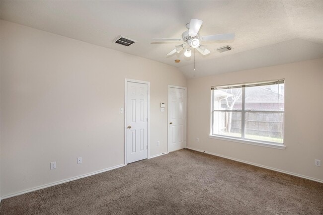 5008 Blanco Dr