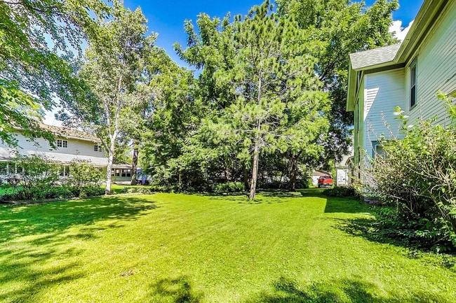 Photo - 642 Summit Ave