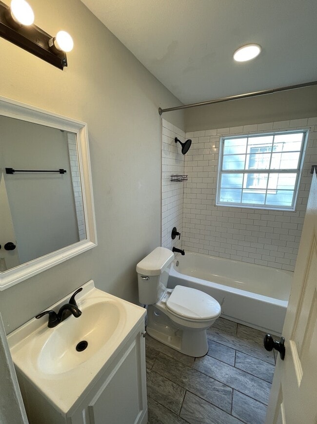 Photo - 732 Cedarhurst Rd