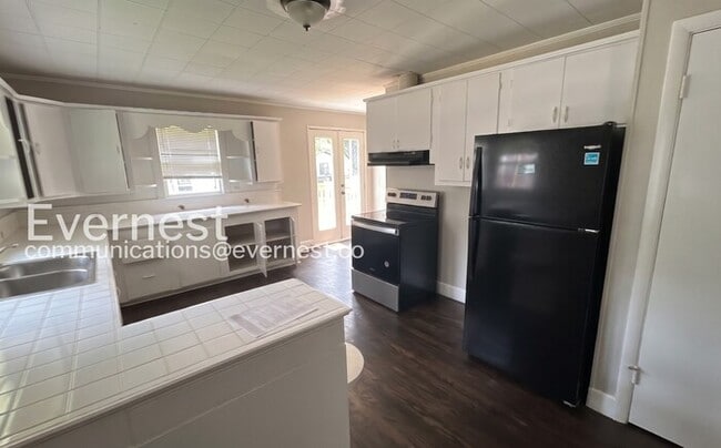 Photo - 795 Heflin Ave E