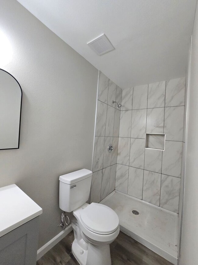 Photo - Modern 1-Bedroom 1-bathroom ADU guest hous...