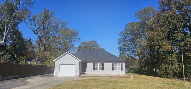 Building Photo - 121 Morris Dr Rental