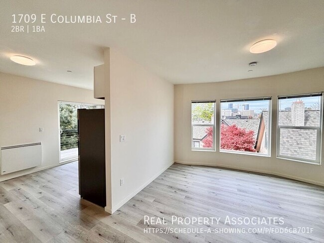 Photo - 1709 E Columbia St Unit B