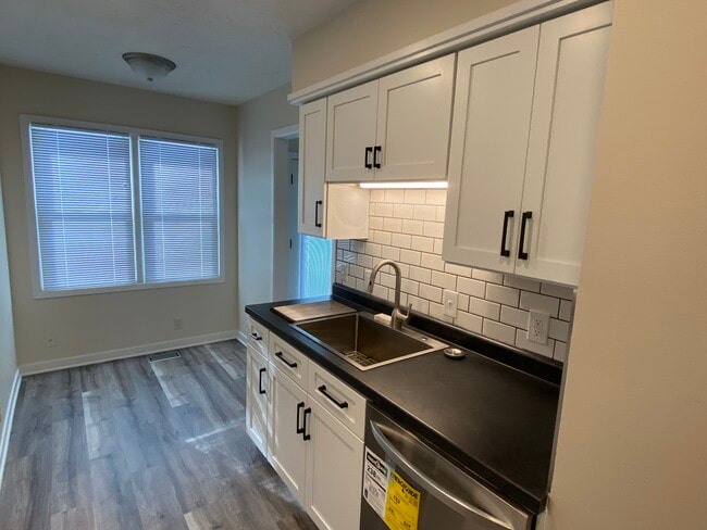 Photo - 10713 Browne St