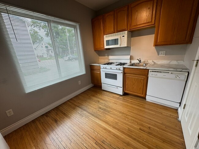 Photo - 210 E Davenport St Unit 2